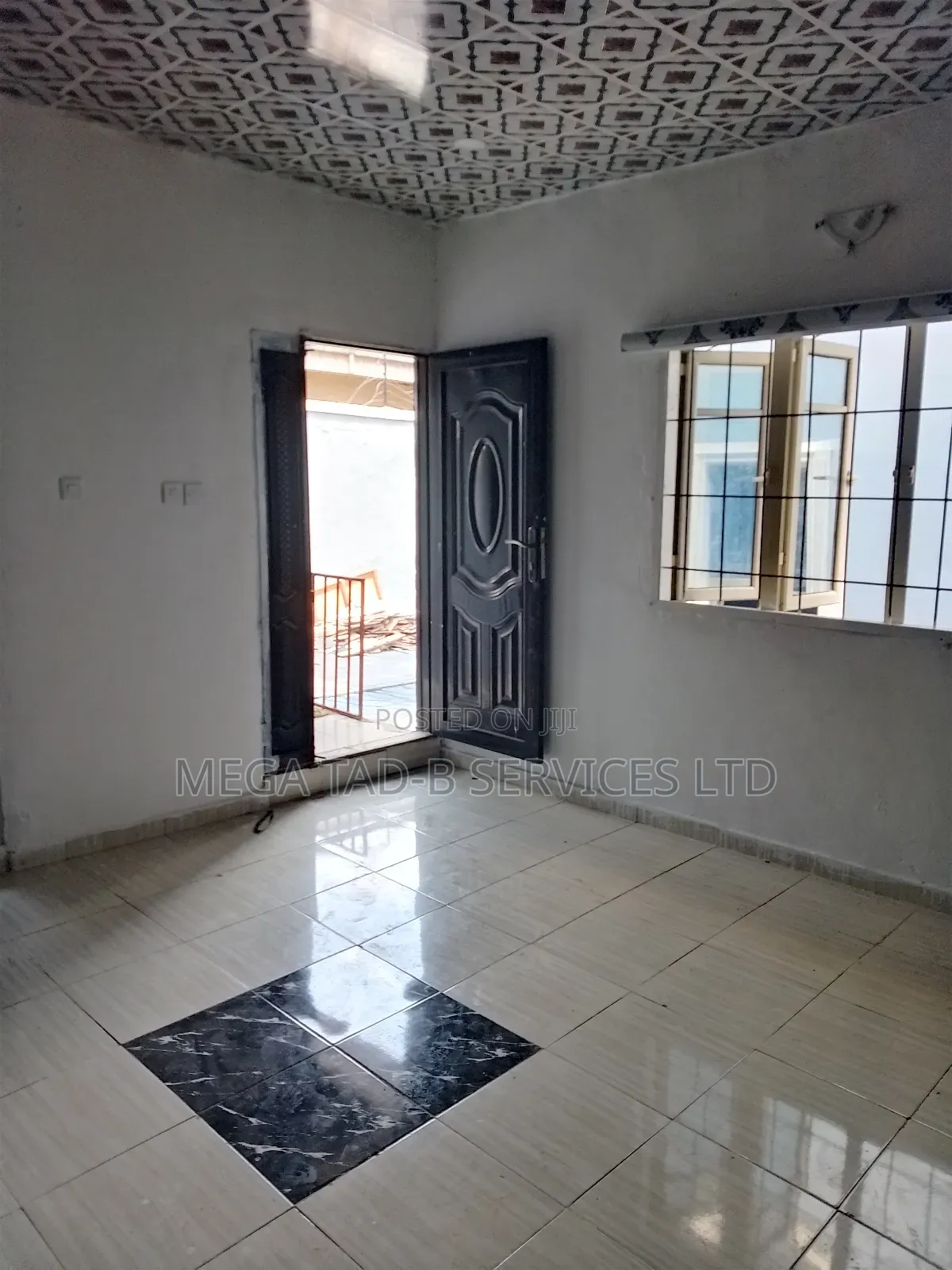 Mini Flat in Back Of Mfm Makogi, Berger for rent in Berger