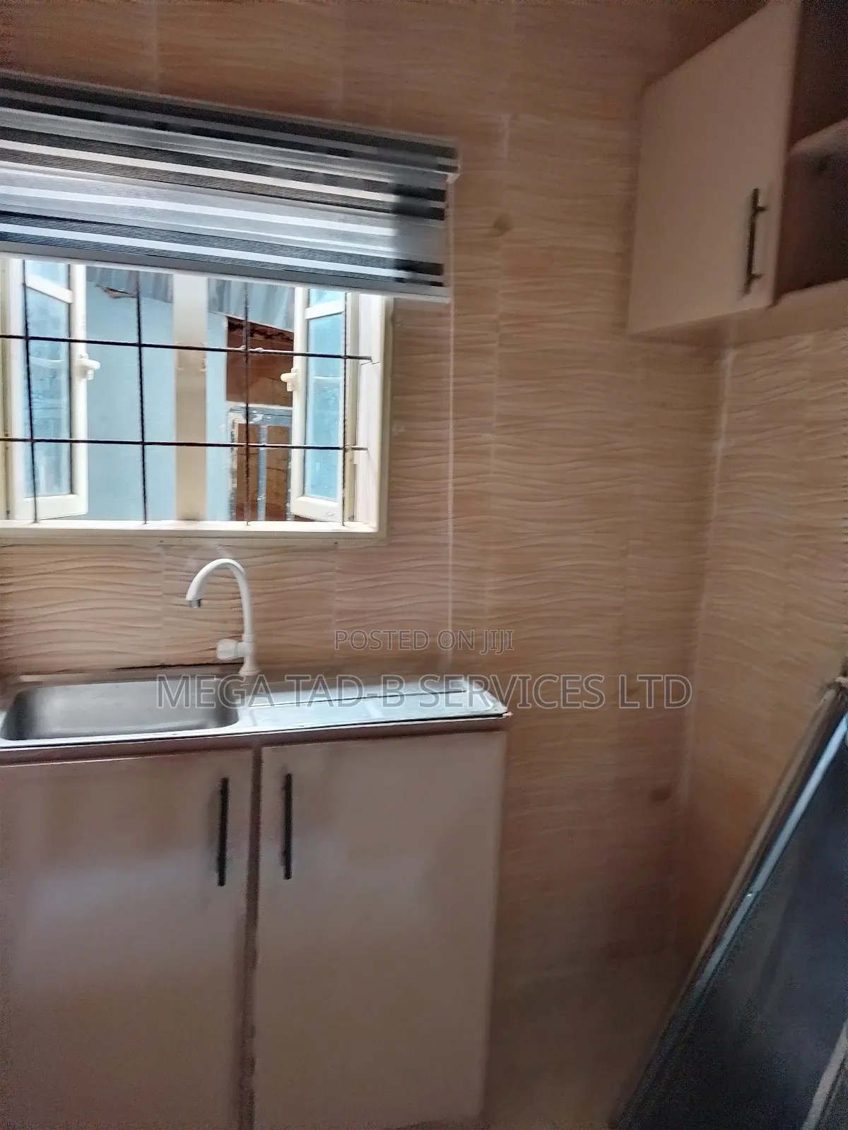 Mini Flat in Back Of Mfm Makogi, Berger for rent in Berger