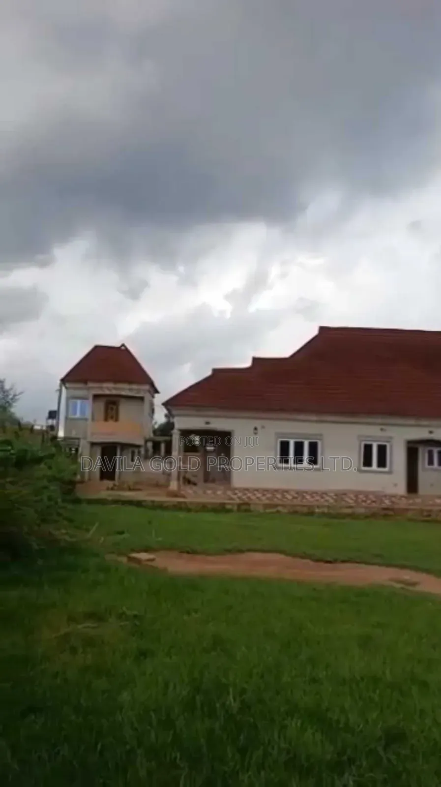 5bdrm Block of Flats in Benin City for sale in Benin City