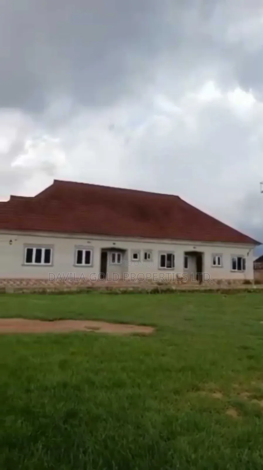 5bdrm Block of Flats in Benin City for sale in Benin City