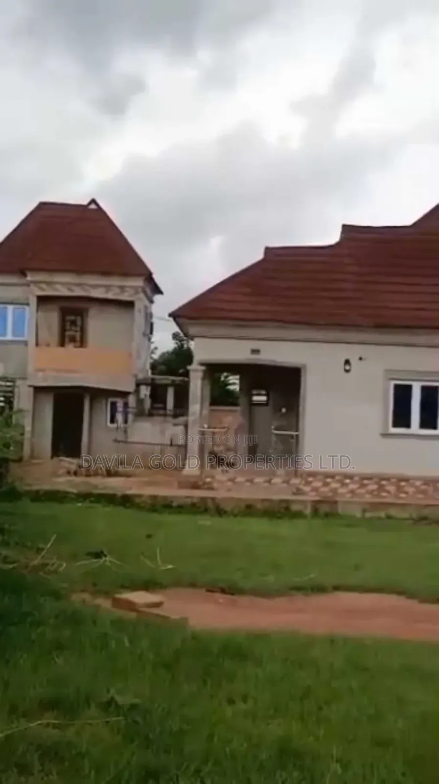 5bdrm Block of Flats in Benin City for sale in Benin City