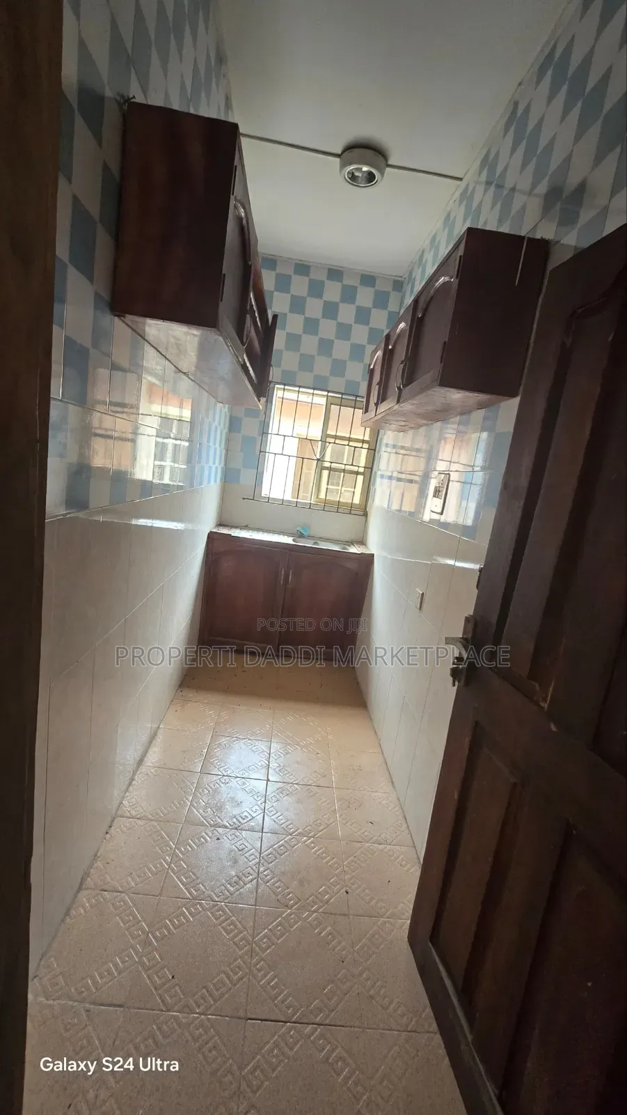 10bdrm Bungalow in Ayobo for sale in Ayobo