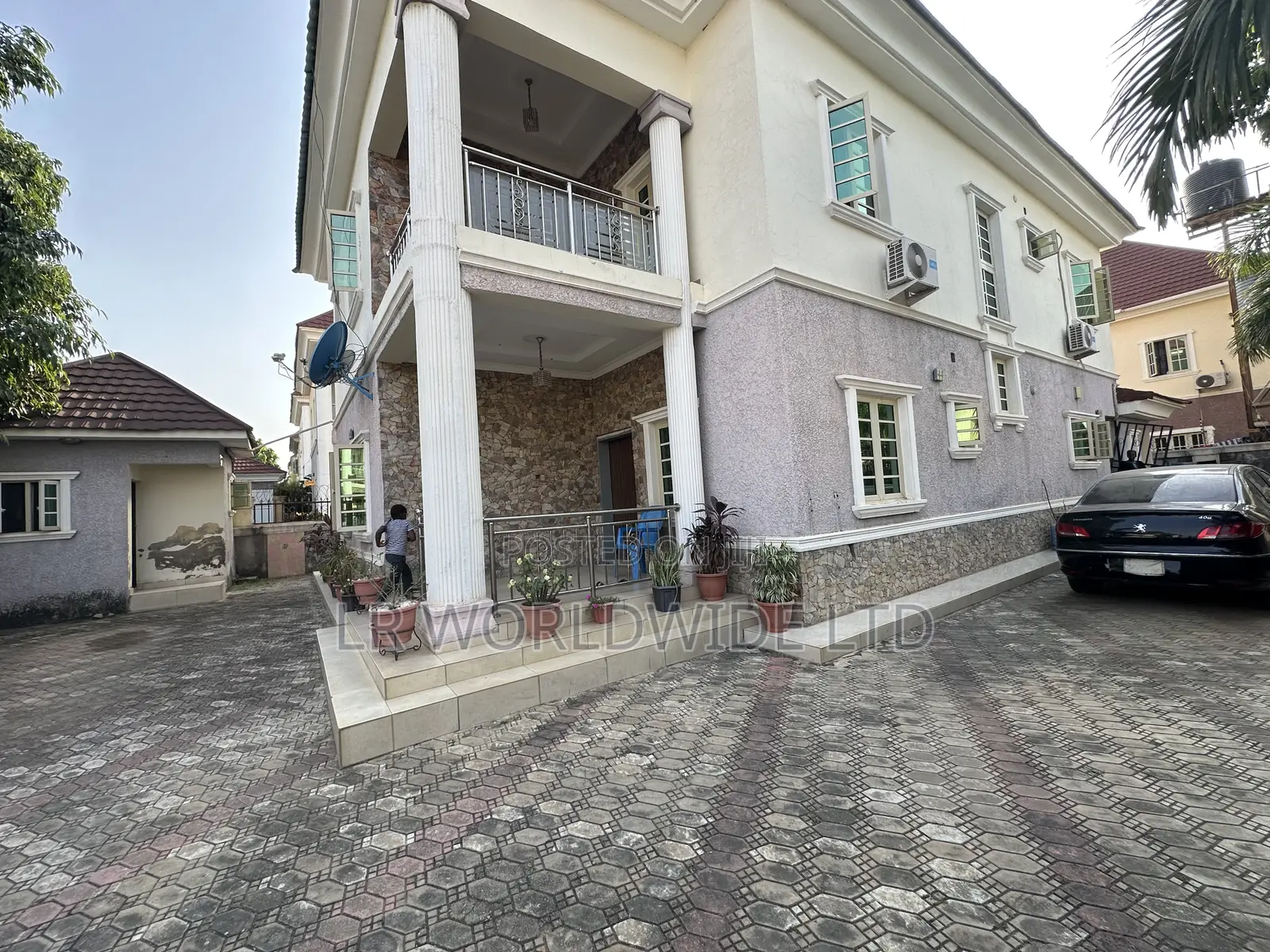 4bdrm Duplex in Lugbe District for sale in Lugbe District