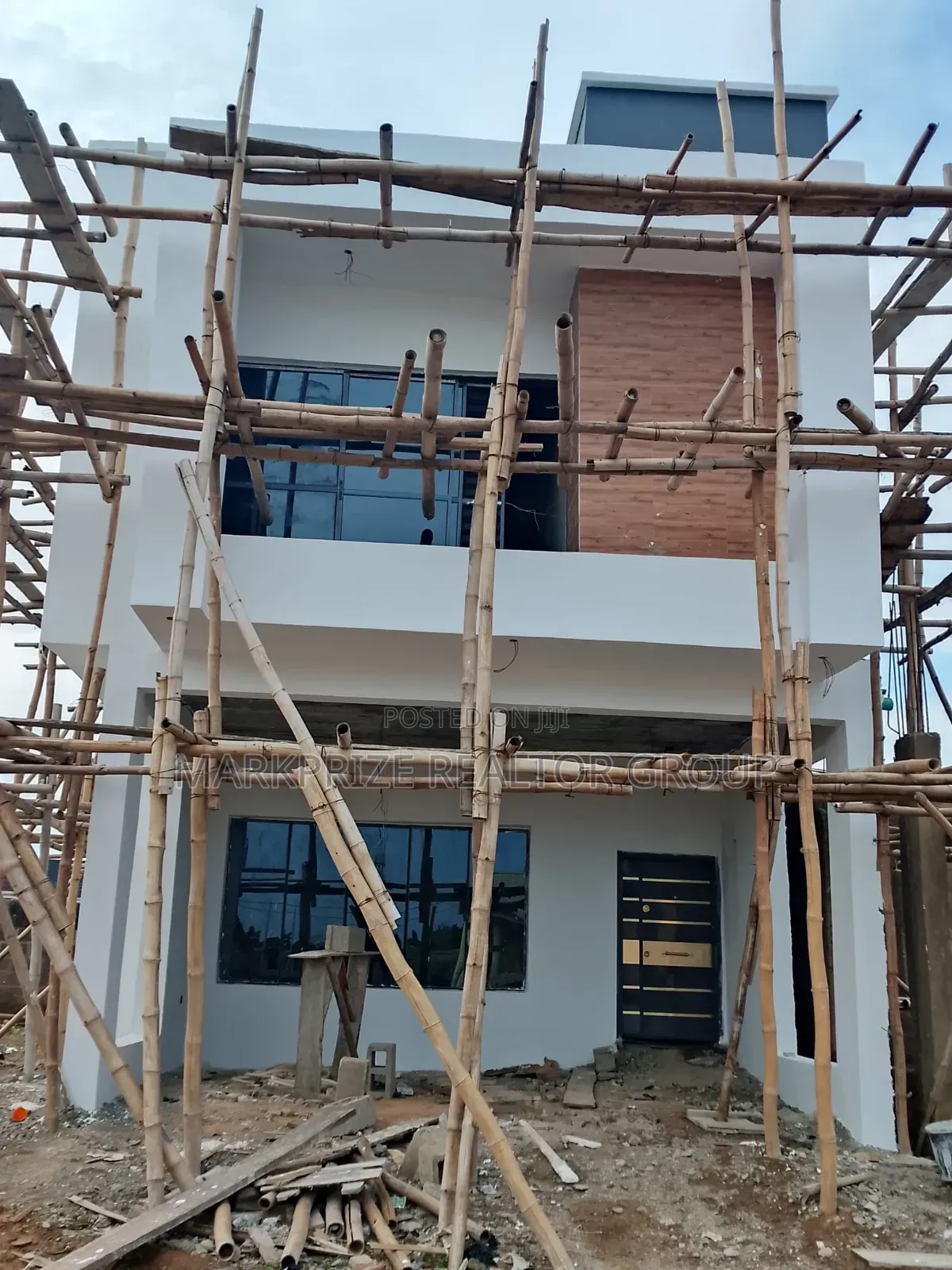 3bdrm Duplex in Alagbaka Gra Akure for sale in Akure