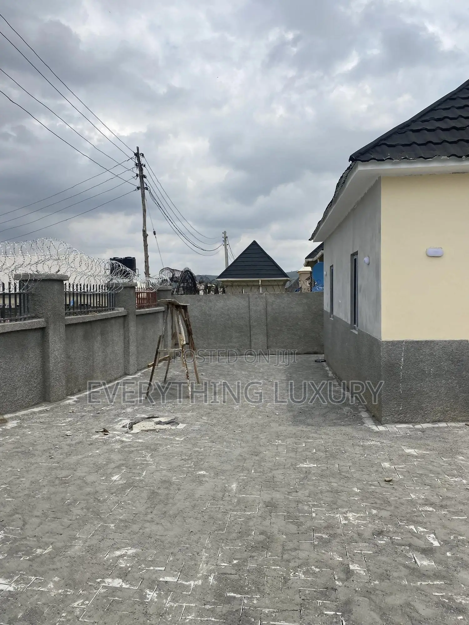 1bdrm Block of Flats in Ushafa for rent in Ushafa