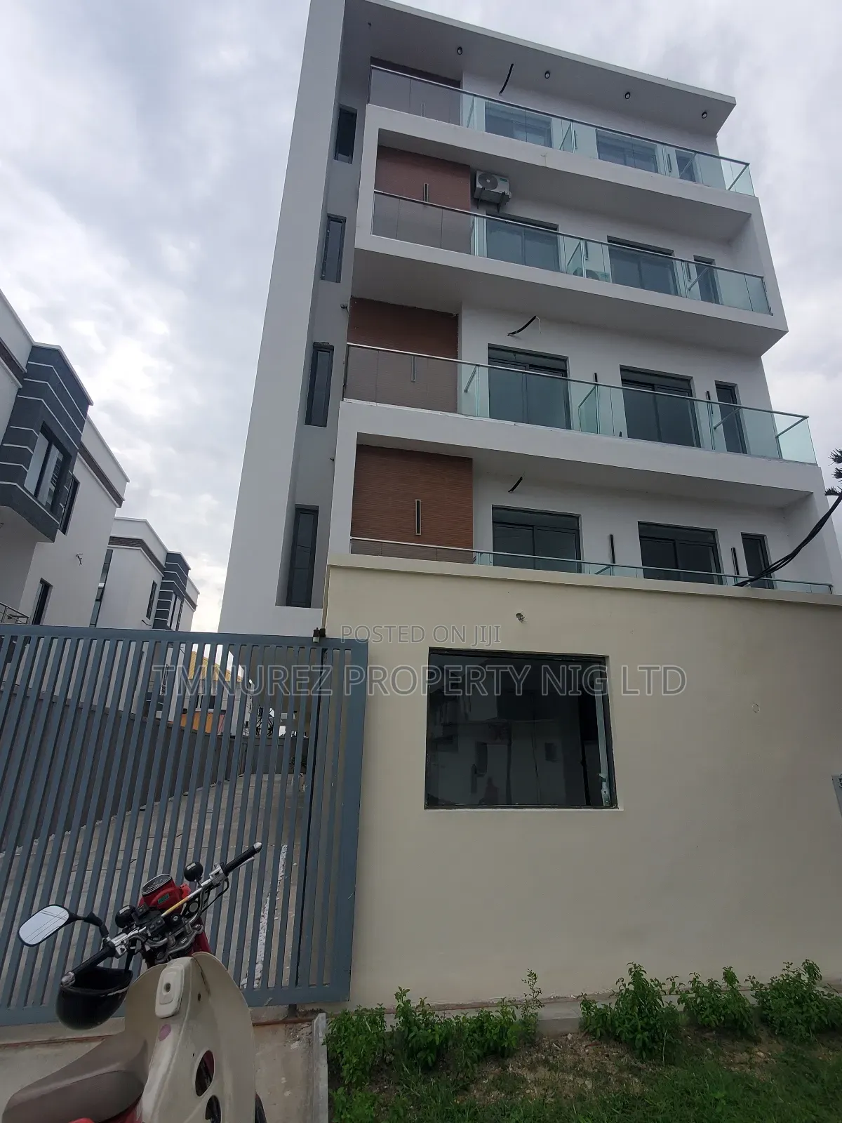 3bdrm Apartment in Lekki Phase1 for sale in Lekki