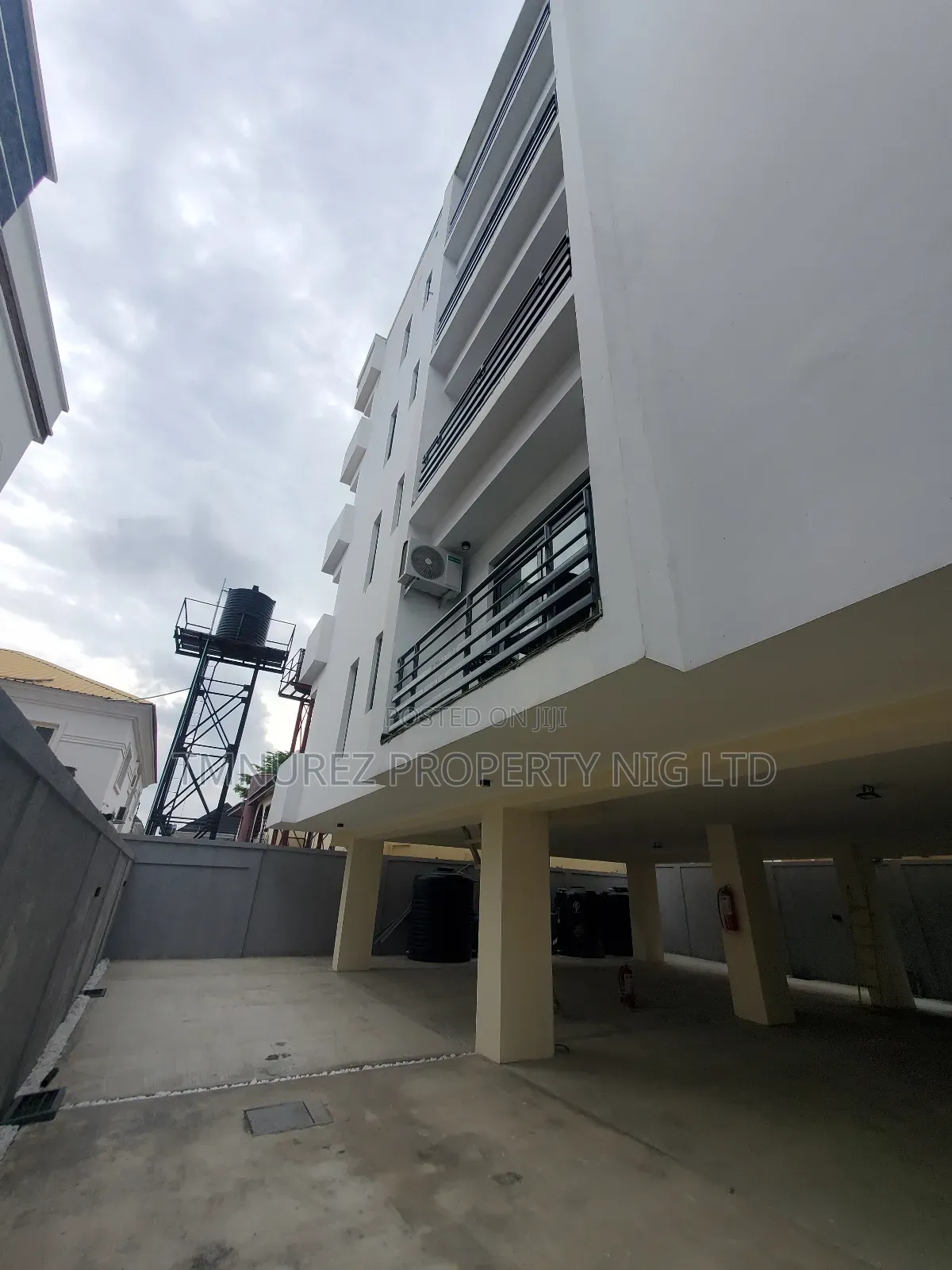 3bdrm Apartment in Lekki Phase1 for sale in Lekki