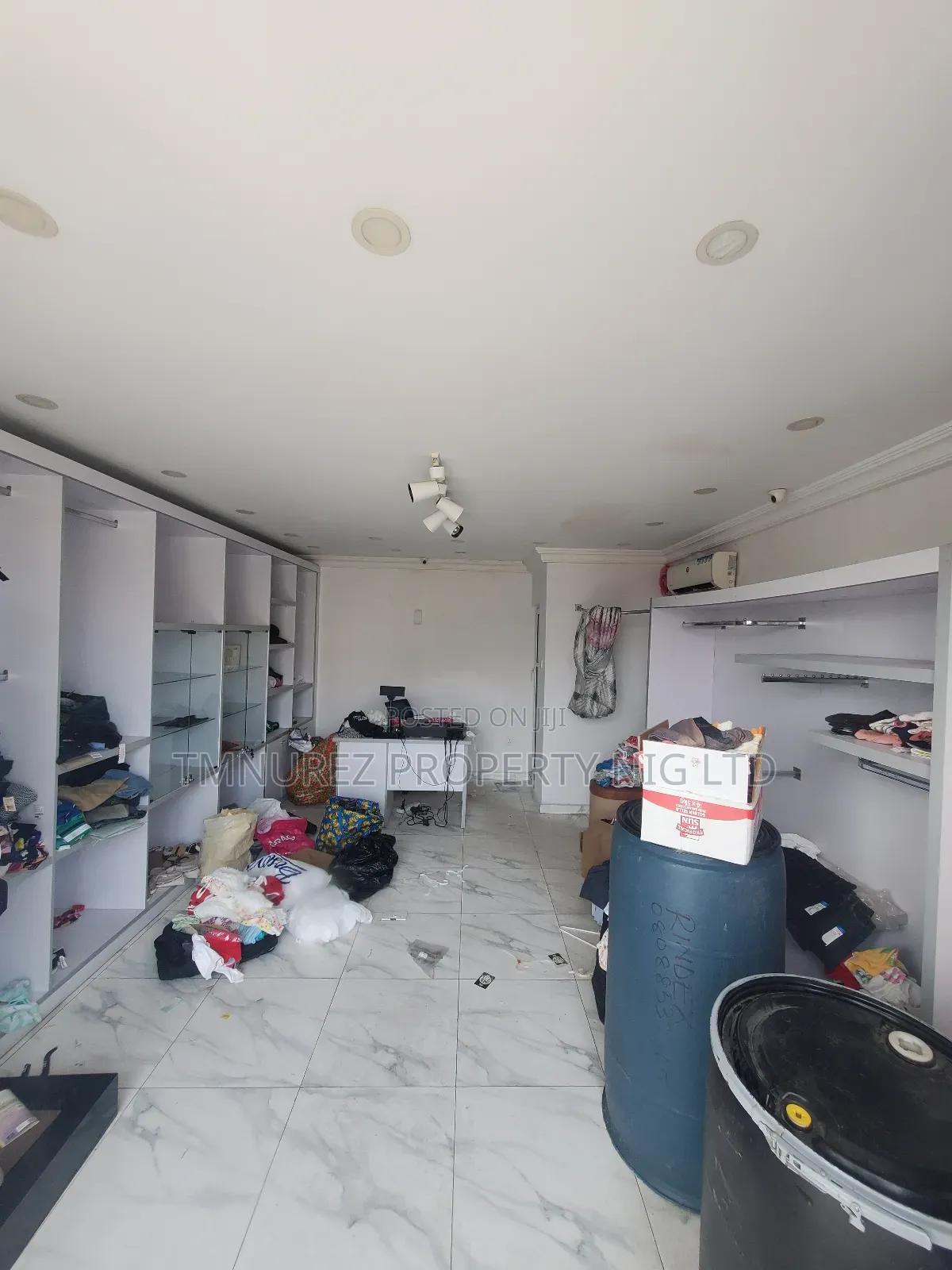 Spacious Shop Space for Rent,At Osapa London. in Osapa london