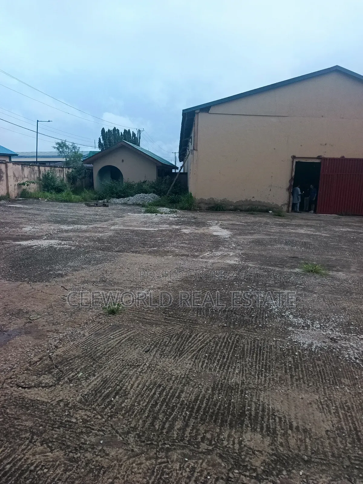 Selfcompound 600sqm Warehouse Available for Lease in Iwo Road