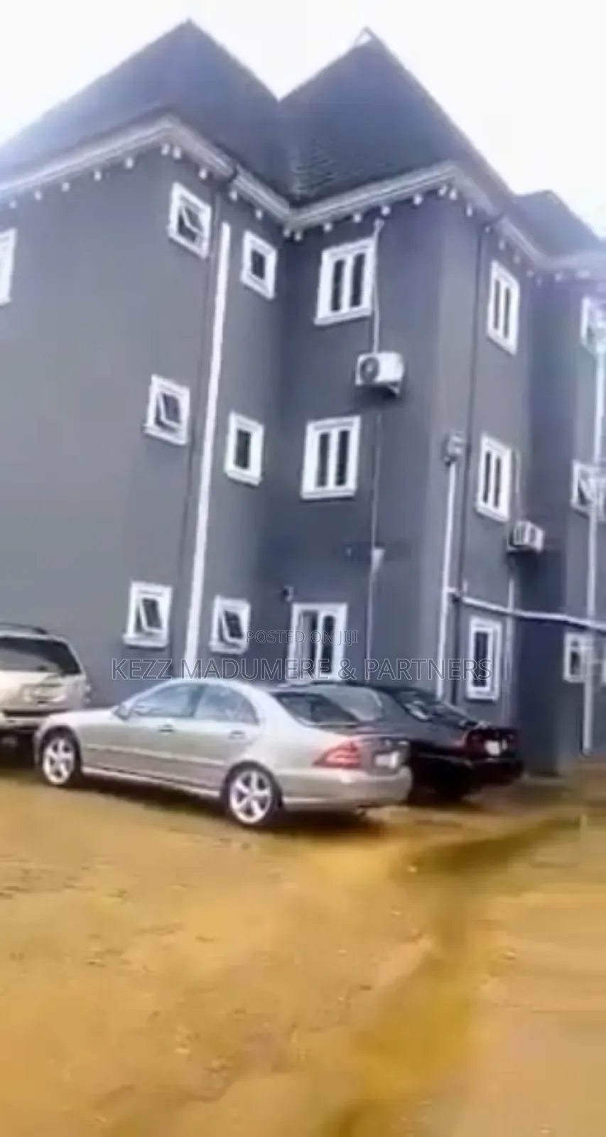 18bdrm Block of Flats in Cedarwood Estate for sale in Port-Harcourt