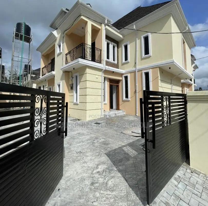 4bdrm Duplex in Carlton Gate Estate for sale in Ibadan