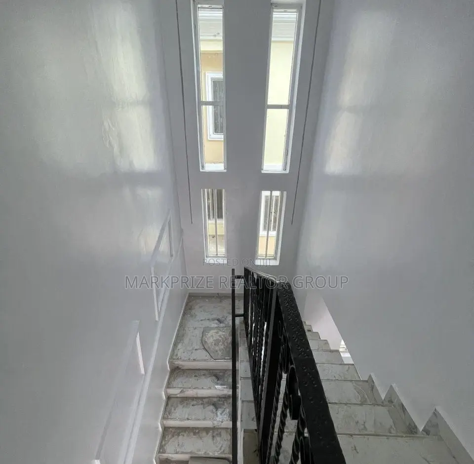 4bdrm Duplex in Carlton Gate Estate for sale in Ibadan