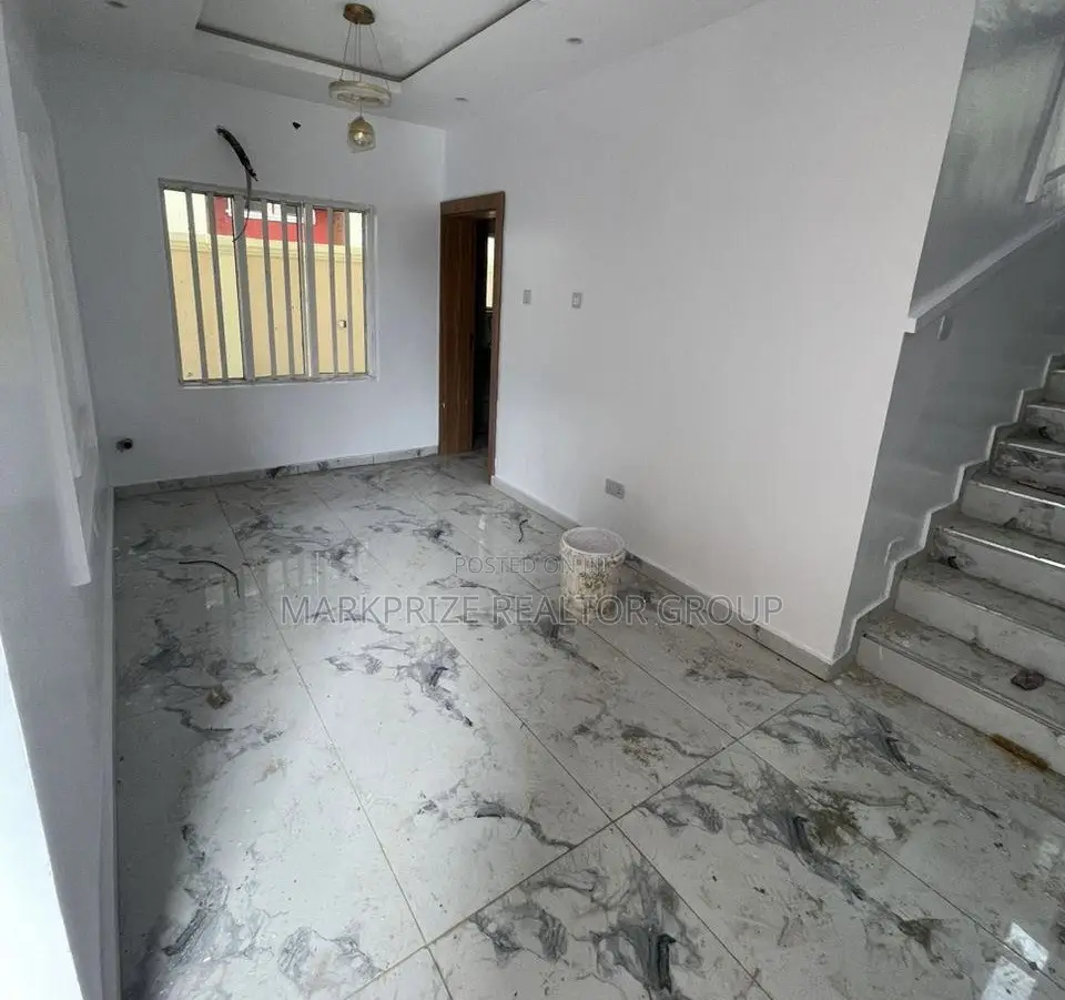 4bdrm Duplex in Carlton Gate Estate for sale in Ibadan
