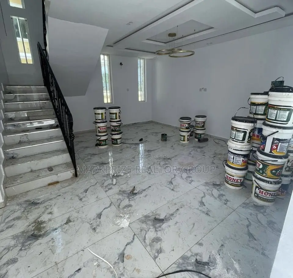 4bdrm Duplex in Carlton Gate Estate for sale in Ibadan