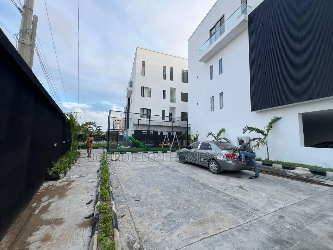 4bdrm Penthouse in Ikate for sale in Ikate