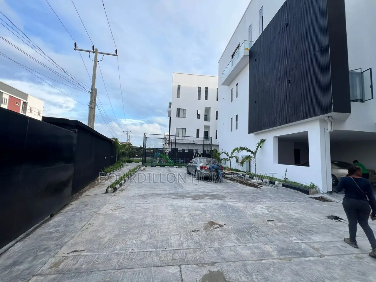 4bdrm Penthouse in Ikate for sale in Ikate