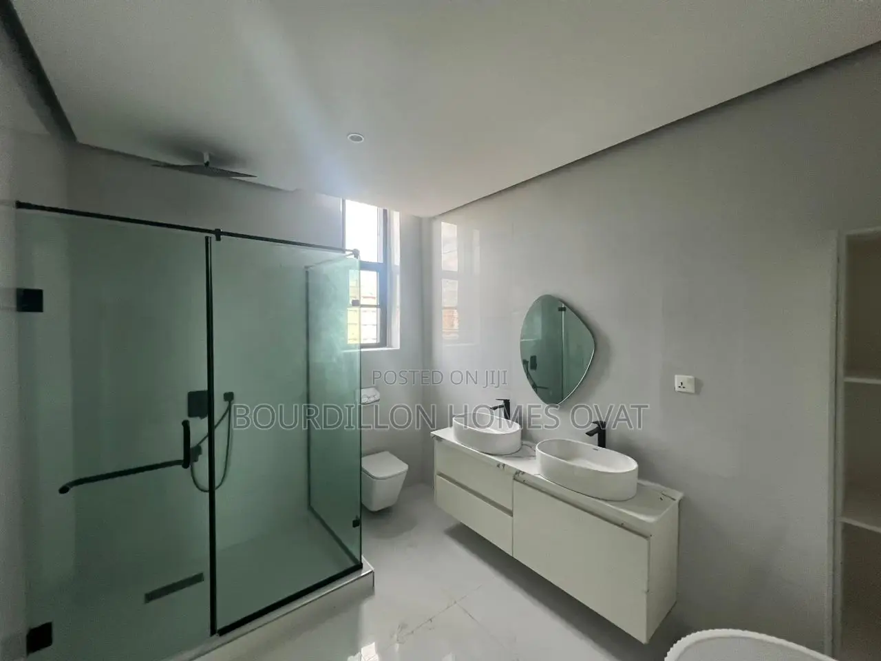 4bdrm Penthouse in Ikate for sale in Ikate