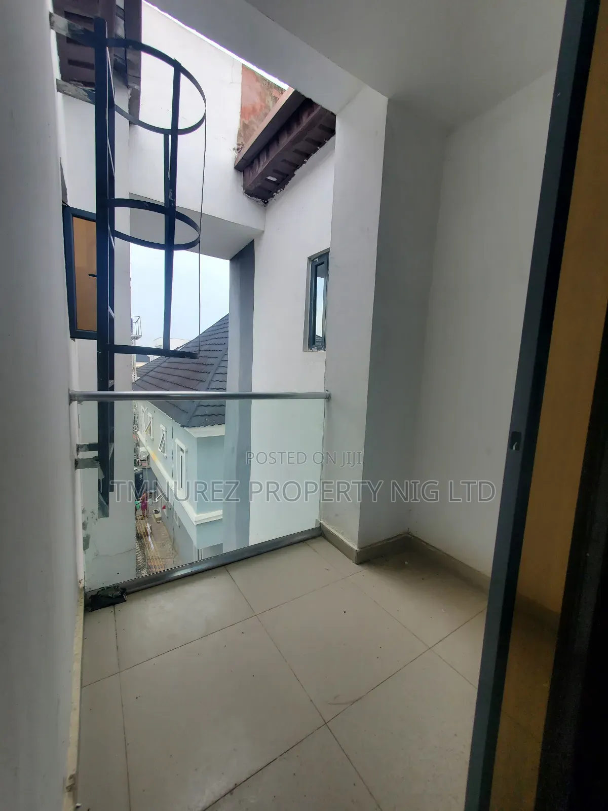 4bdrm Duplex in Chevron Dricve for sale in Chevron