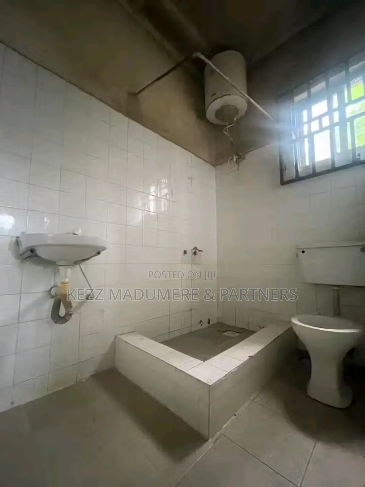 4bdrm Bungalow in Rumuodomaya  Port for sale in Port-Harcourt