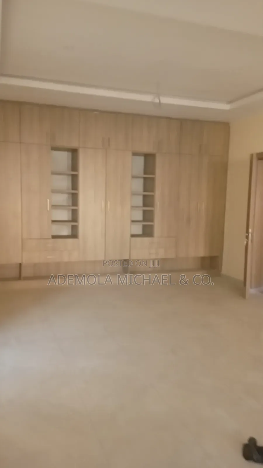 6bdrm Duplex in Mini Estate, Guzape District for sale in Guzape District
