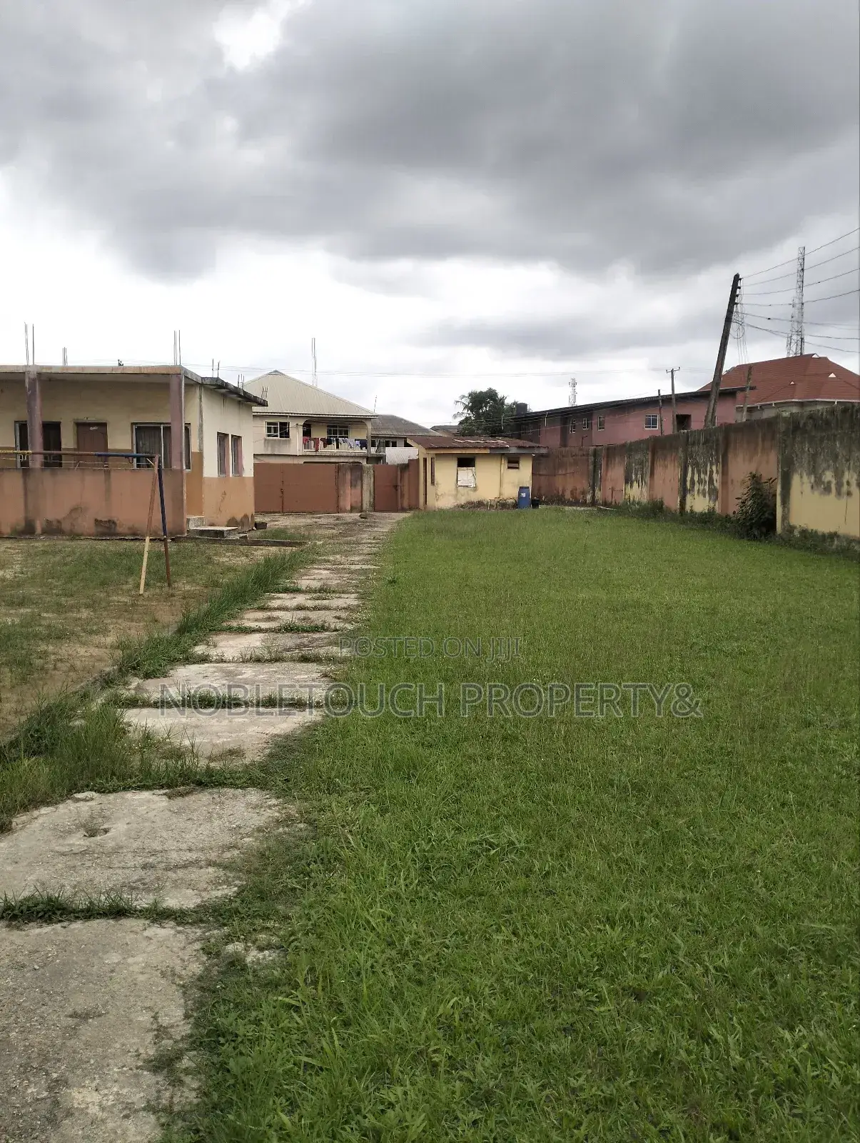 Very Big Non Functional Secondary School at Ikotun Lagos in Abaranje