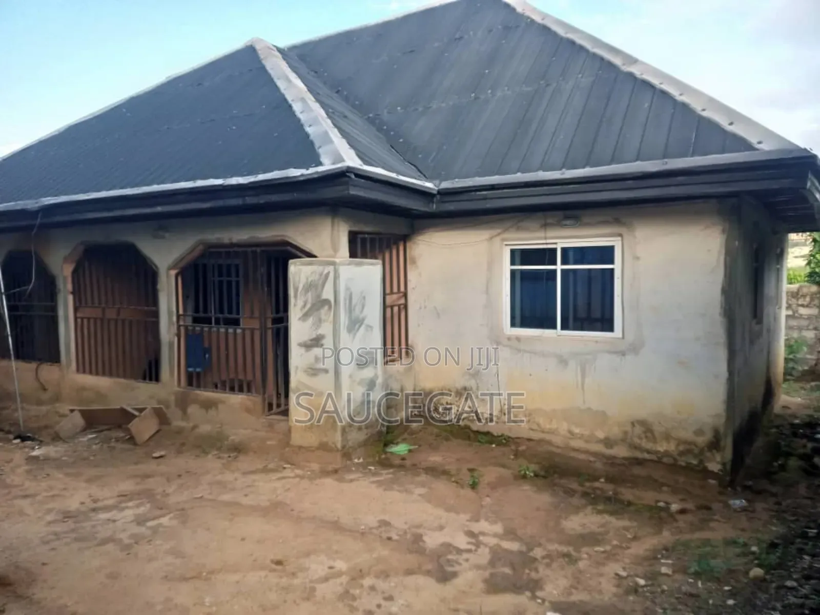 8bdrm Block of Flats in Nkere Onitsha for sale in Onitsha