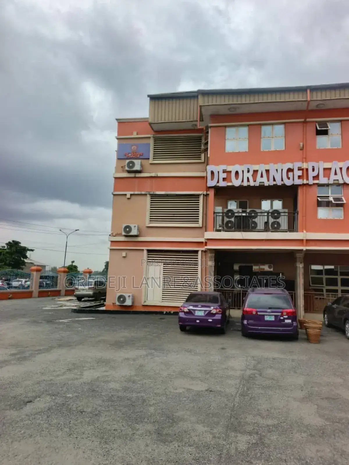 A Commercial Property on 6 Plots of Land in Oko-Oba