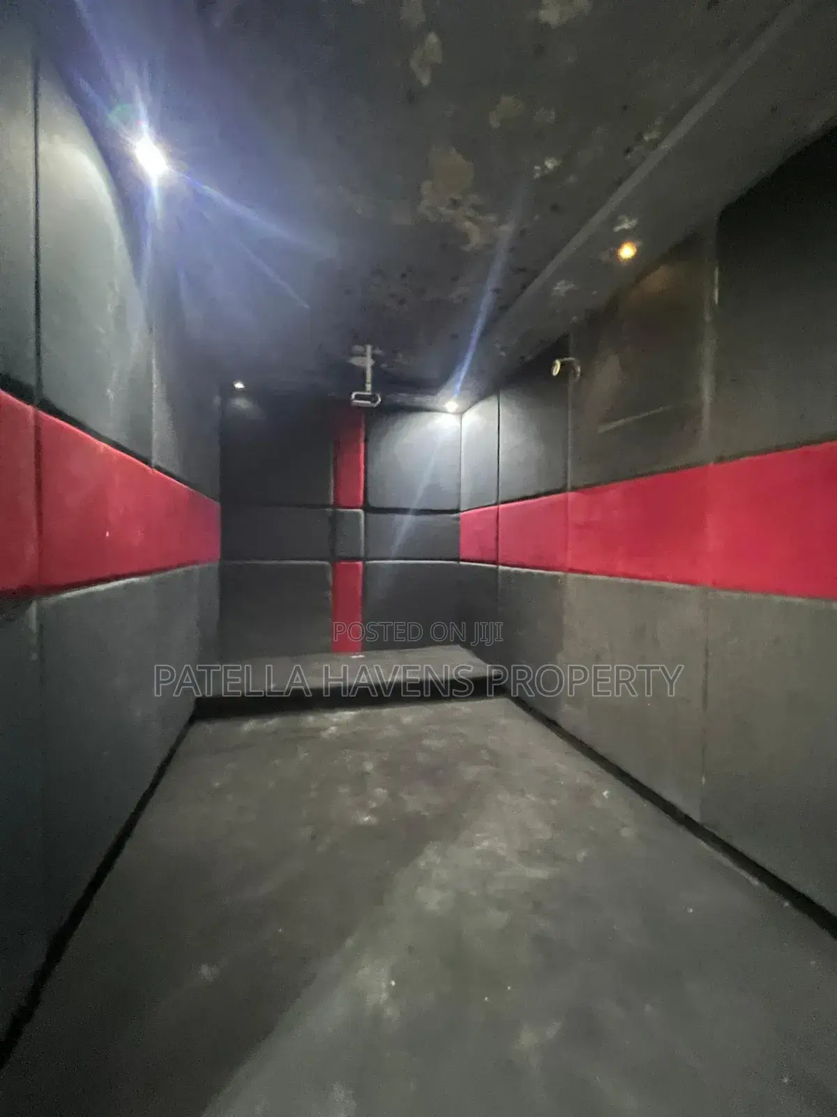 5bdrm Duplex in Ikota for sale in Ikota