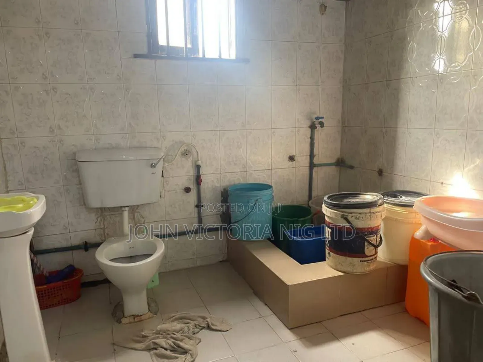 18bdrm Block of Flats in Ojodu Berger for sale in Berger