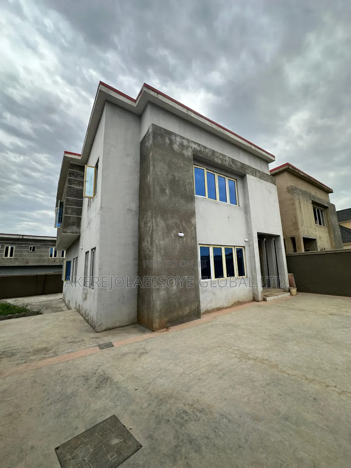 5bdrm Duplex in In An Estate for rent in Gwarinpa