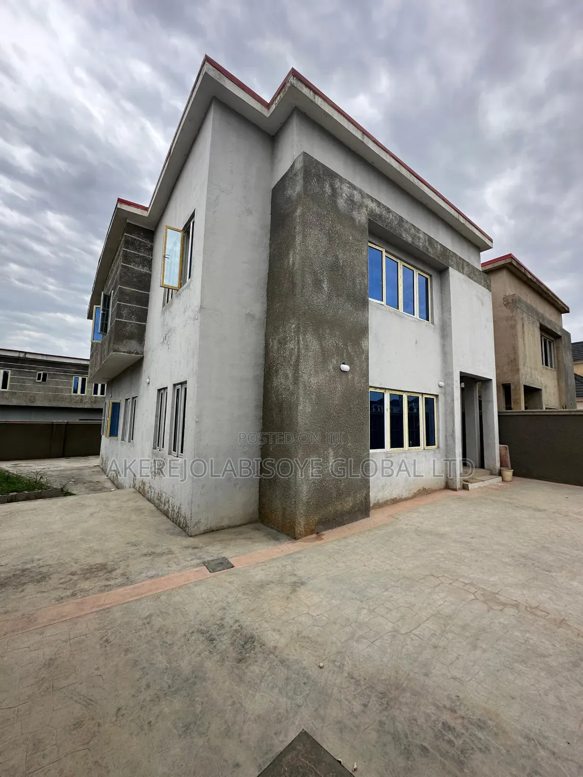 5bdrm Duplex in In An Estate for rent in Gwarinpa