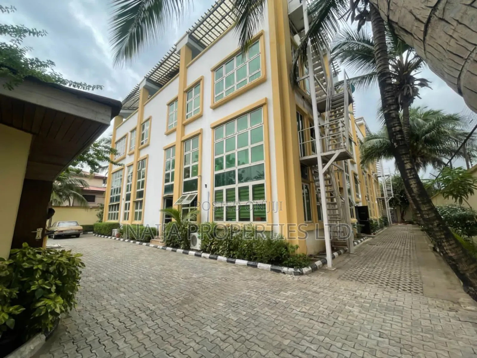2bdrm Block of Flats in Oniru Estate, Victoria Island for sale in Victoria Island