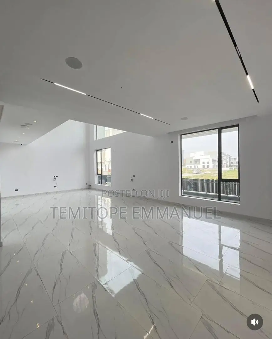 Furnished 5bdrm Duplex in Ikate for sale in Ikate