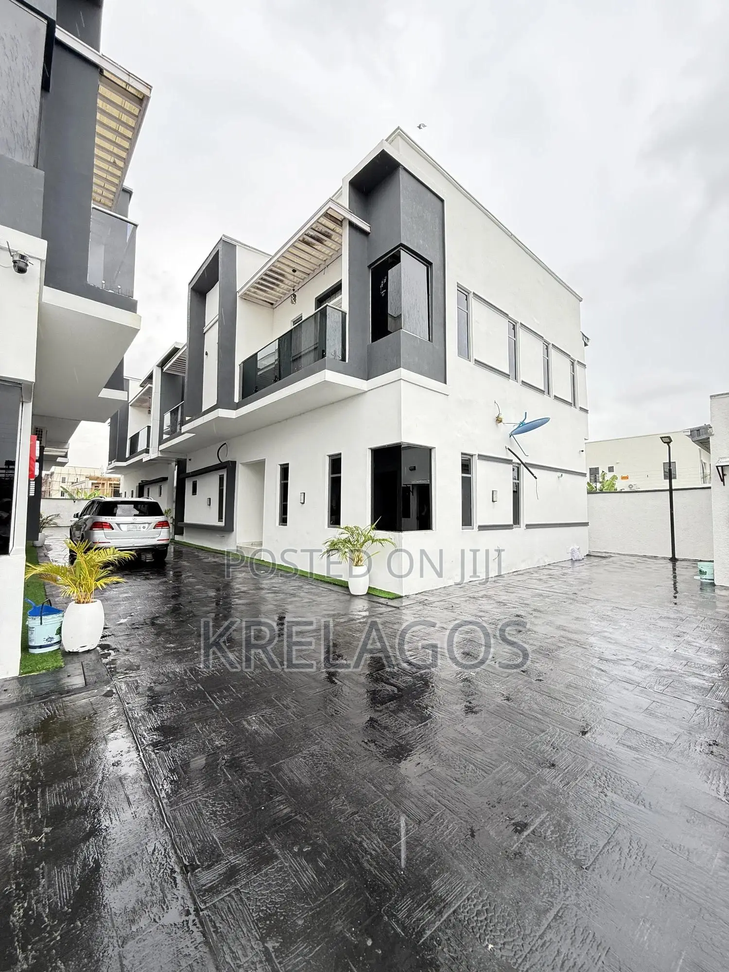 4bdrm Duplex in Off Lekki-Epe Expressway for sale in Off Lekki-Epe Expressway