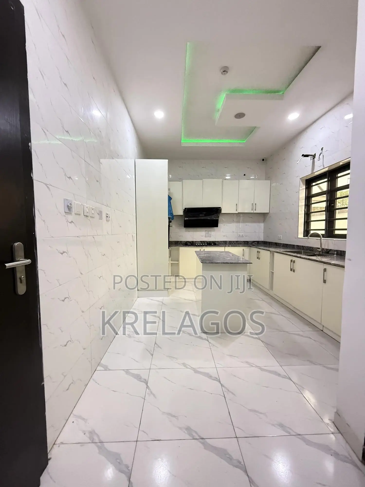 4bdrm Duplex in Off Lekki-Epe Expressway for sale in Off Lekki-Epe Expressway