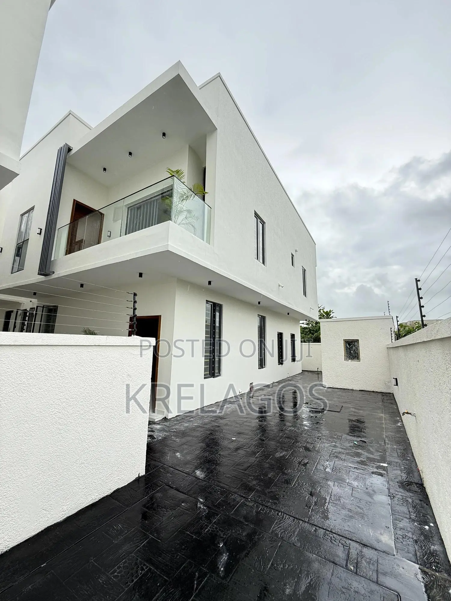4bdrm Duplex in Off Lekki-Epe Expressway for sale in Off Lekki-Epe Expressway