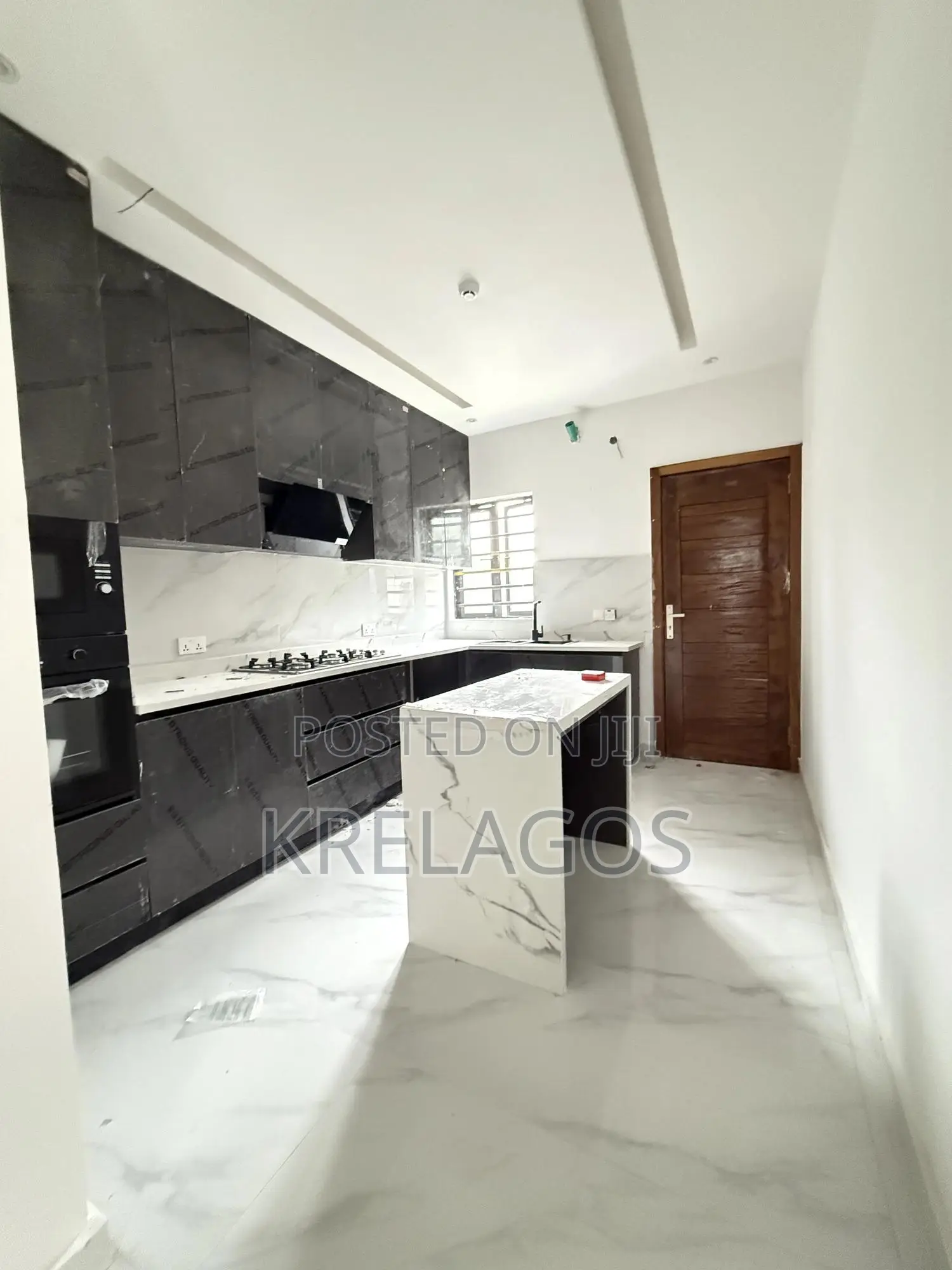 4bdrm Duplex in Off Lekki-Epe Expressway for sale in Off Lekki-Epe Expressway