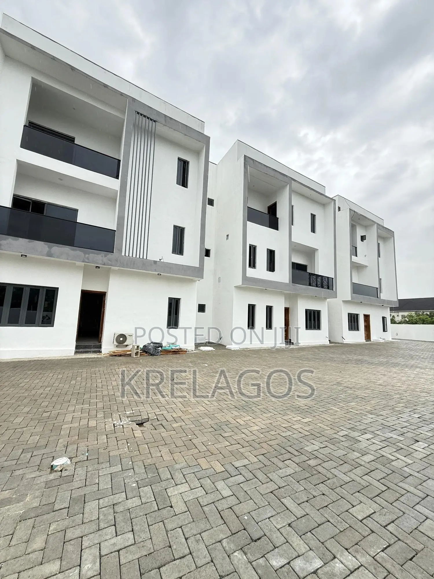 3bdrm Apartment in Abraham Adesanya Estate for sale in Abraham Adesanya Estate