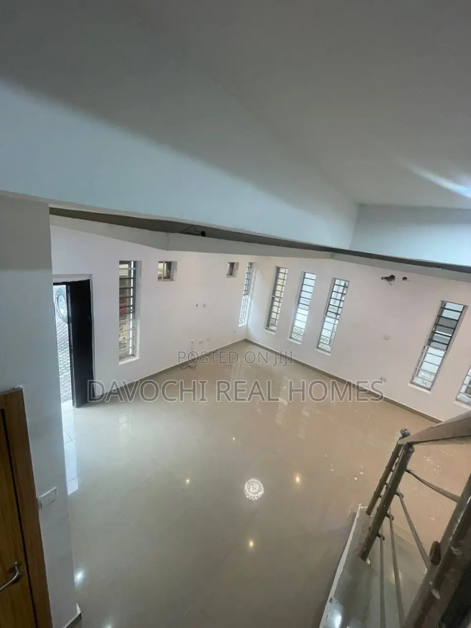 4bdrm Duplex in Chevron Toll Gate for rent in Chevron