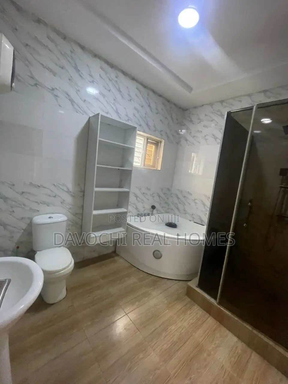 4bdrm Duplex in Chevron Toll Gate for rent in Chevron