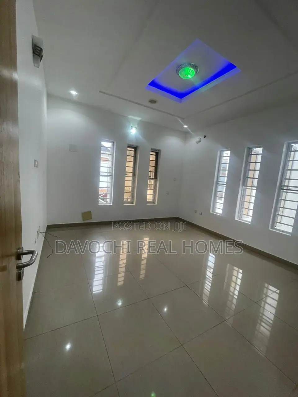 4bdrm Duplex in Chevron Toll Gate for rent in Chevron