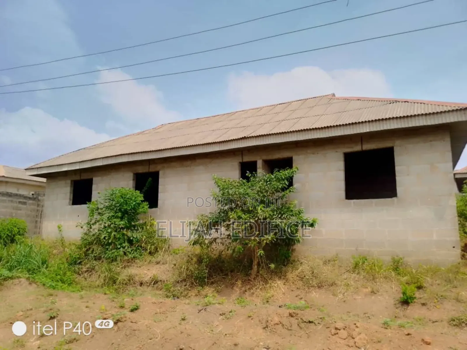 8bdrm Block of Flats in Waec/Hiltop, Ikorodu Garage for sale in Ikorodu Garage