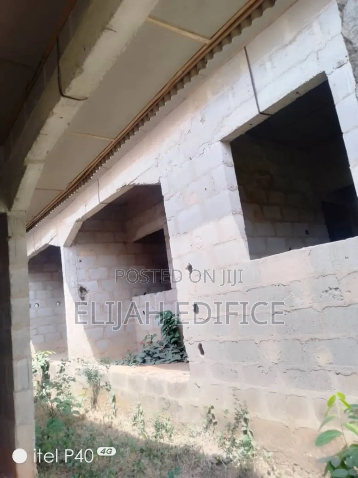 8bdrm Block of Flats in Waec/Hiltop, Ikorodu Garage for sale in Ikorodu Garage