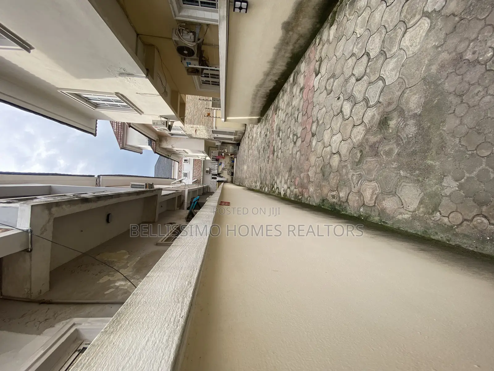 12bdrm House in Chevron, Lekki Phase 1 for sale in Lekki Phase 1