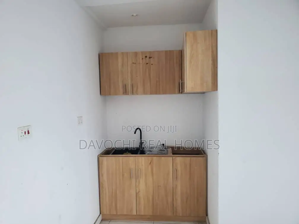 2bdrm Apartment in Chomley Court, for rent in Agungi