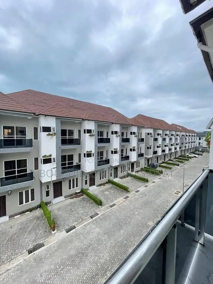 2bdrm Duplex in Ikate for sale in Ikate