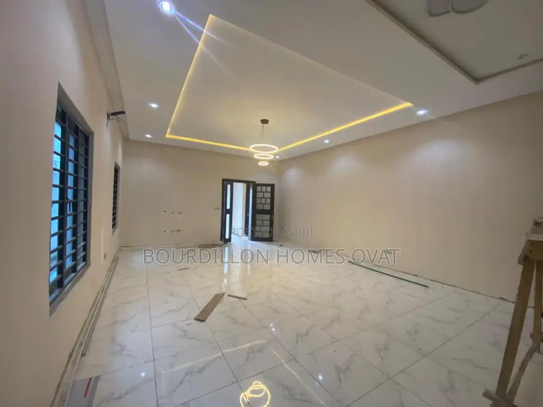 4bdrm Duplex in Lekki Phase 1 for rent in Lekki Phase 1