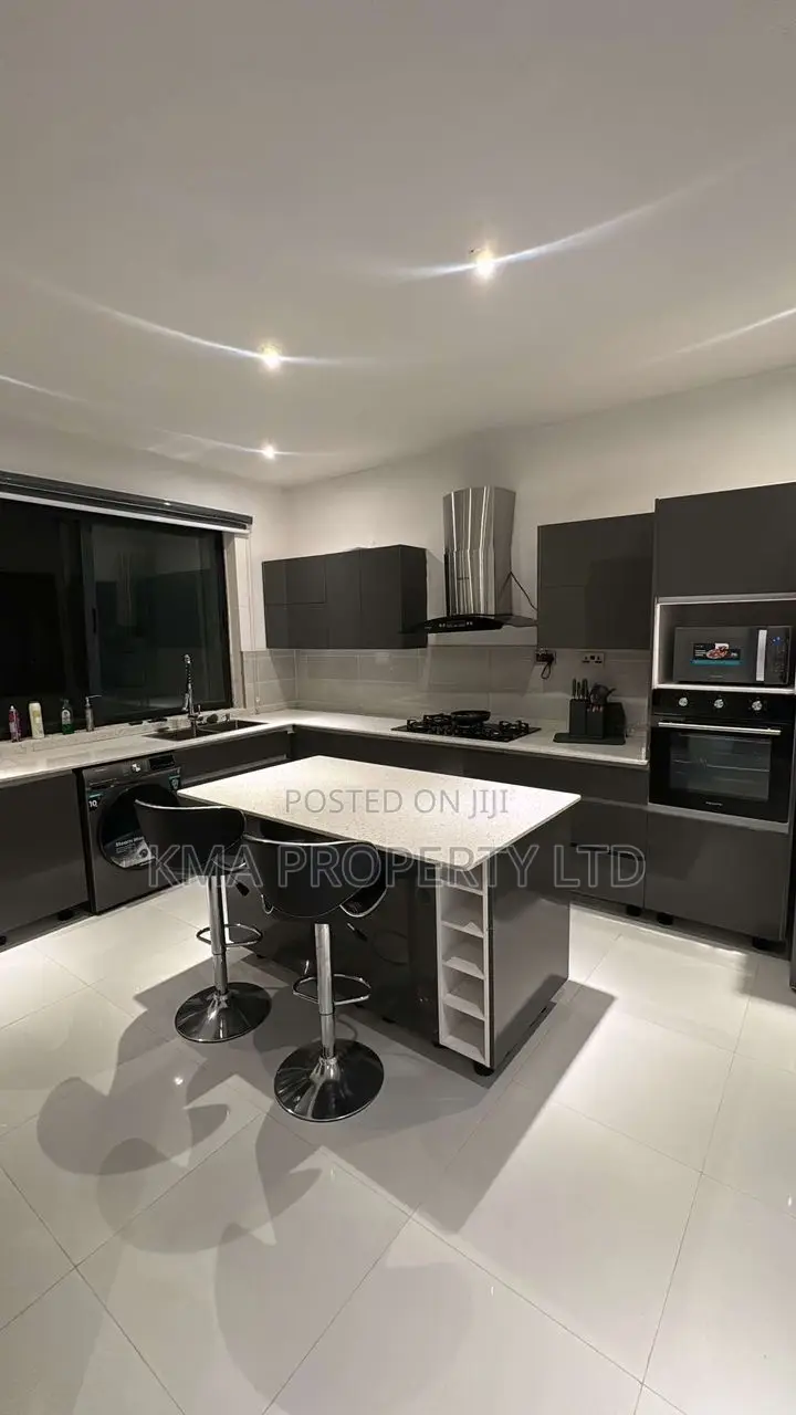 Tastefully 4 Bedroom Duplex With Ps5 Snooker and Pool in Lekki Phase 1