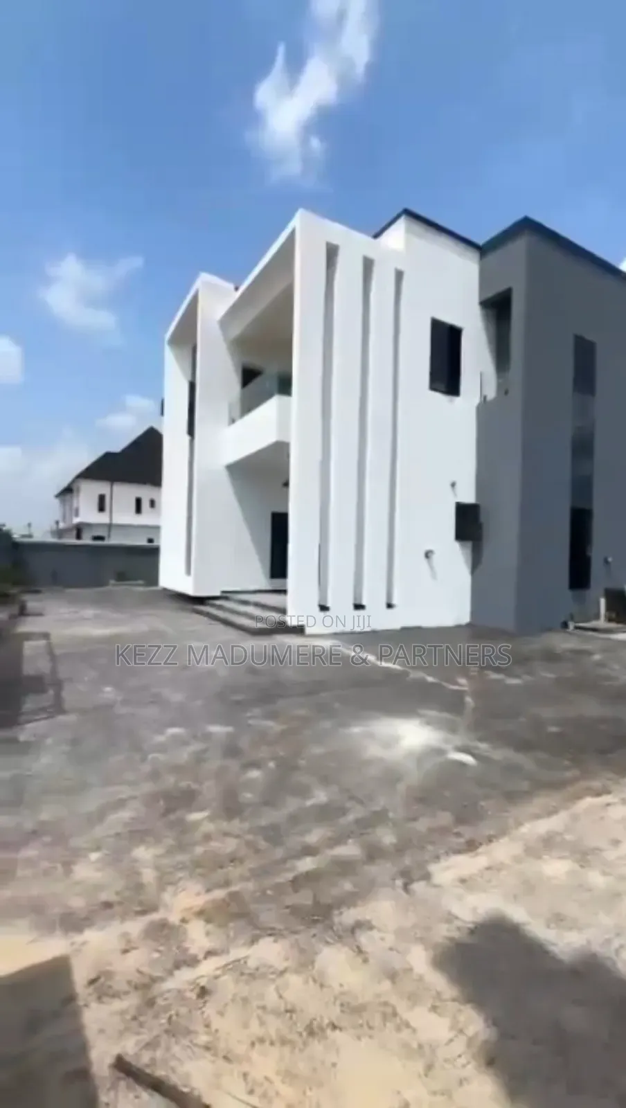 5bdrm Duplex in Centinery City for sale in Enugu