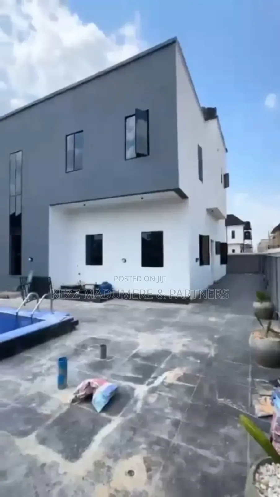 5bdrm Duplex in Centinery City for sale in Enugu